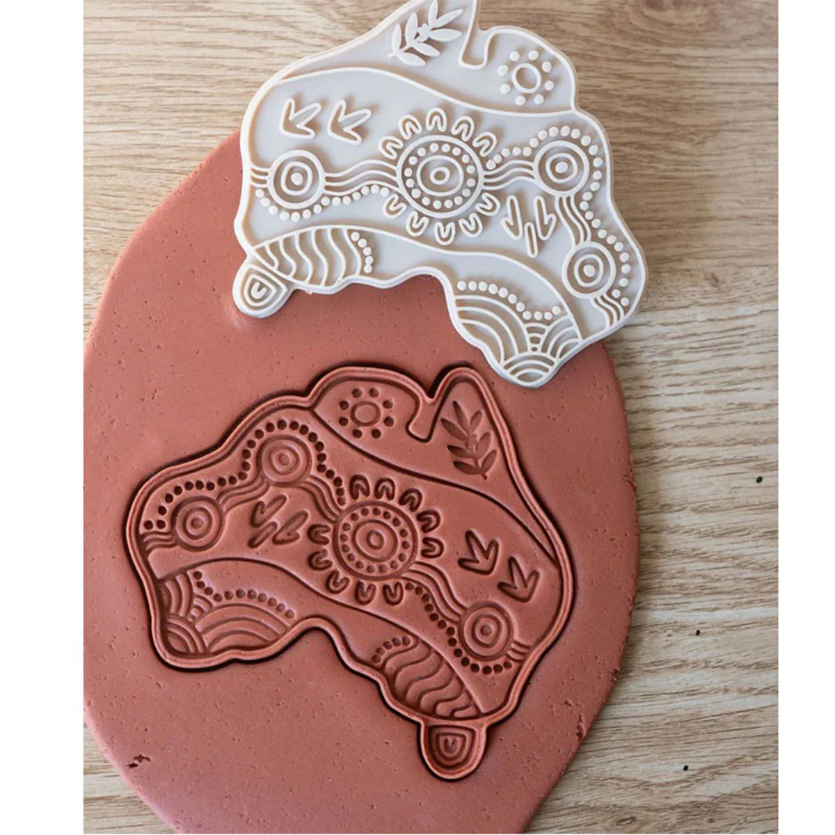 Cutter & Stamp Aboriginal Australia - Ochre Dough - Image 2