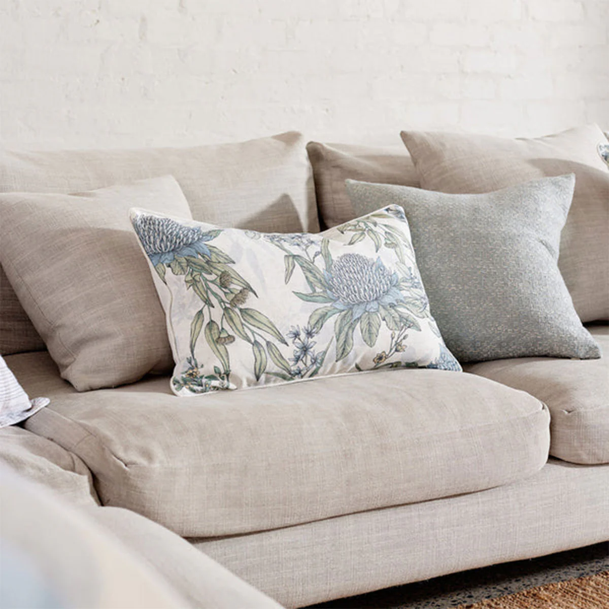 Cushion Glenelg White Blue 40x60cm - Madras Link - Image 2