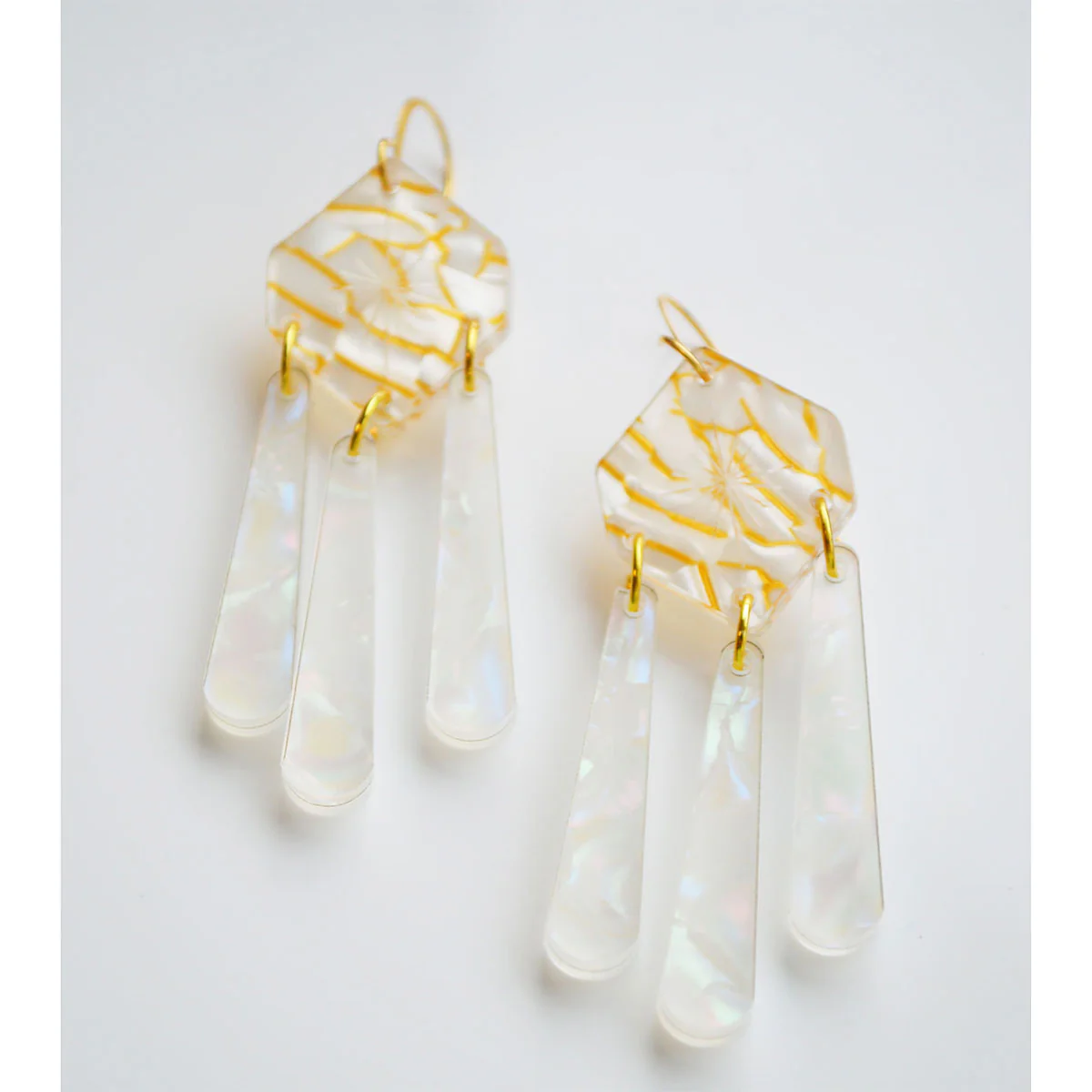 Earrings Venice Pearl/Gold Stripe - hagen + co